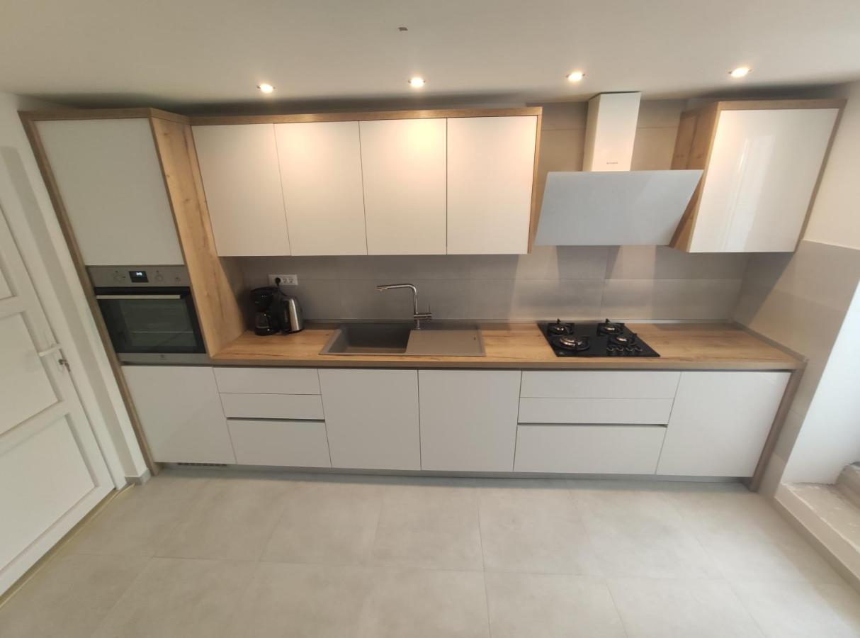 Peaceful Apartment 30 Meters From Sea 자다르 외부 사진